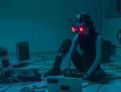 NFT: Dari Seni Digital hingga Aset Virtual di Metaverse – Pengertian, Cara Kerja, dan Manfaat Besar
